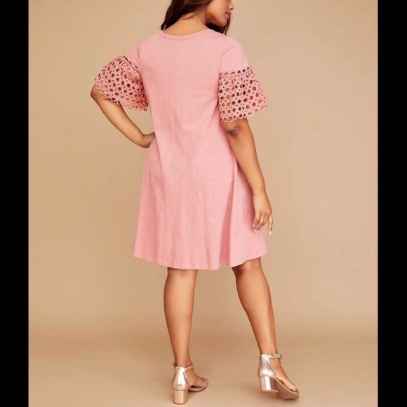 NWT Lane Bryant Rose Crochet Sleeve Swing Dress Size 14/16. - Picture 2 of 5